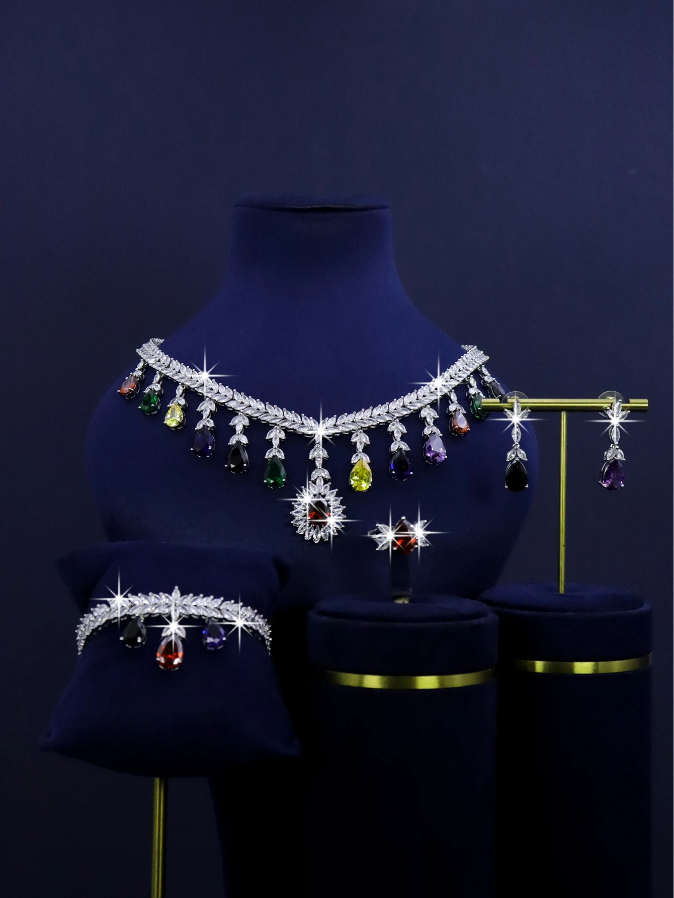 

4PCS Platinum Plated Colorful Water Drop Tassel Bridal Wedding Jewelry Set Luxury Women's Wedding Accessories (Gold Gift Box)
