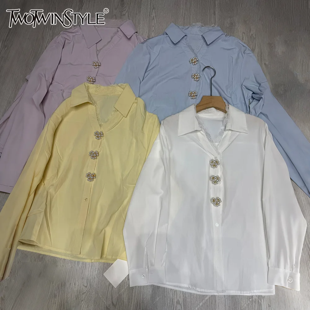 

TWOTWINSTYLE Office Blouse for Women Lapel Long Sleeves Spliced Lace Trim Shirt with Pearl Flower Buttons for Daily KBL562009