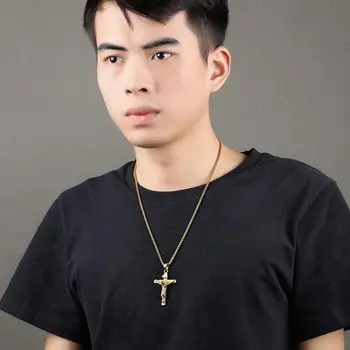 男士不鏽鋼十字架項鍊,十字架中心鑲嵌鋯石吊墜,黑色膠邊,時尚經典珠寶禮品 10 最佳銷售 男士十字架吊墜 - №10