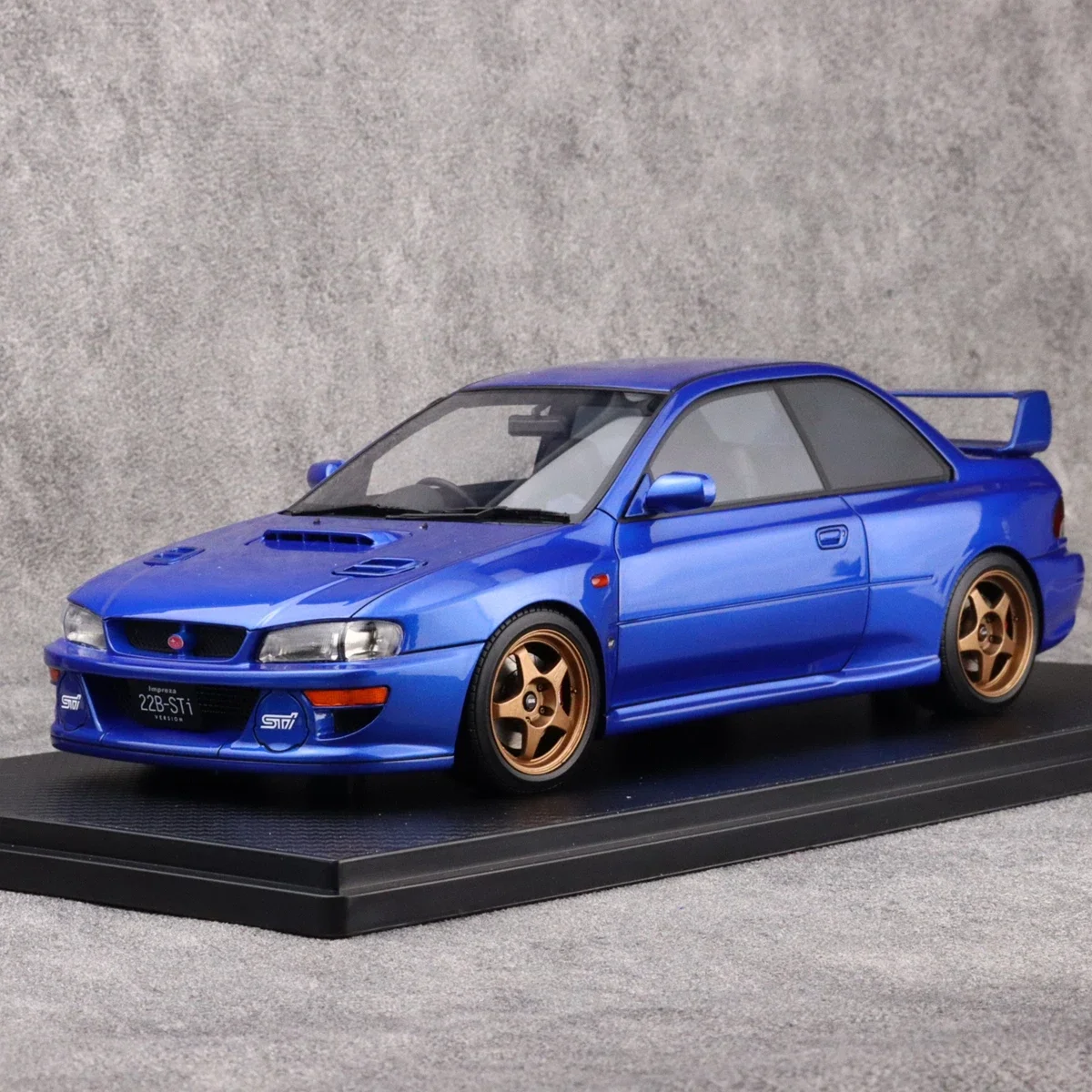 

IG 1:18 Impreza 22B STI версия GC8 JDM моделирование ограниченная серия смола металл статическая модель автомобиля игрушка в подарок