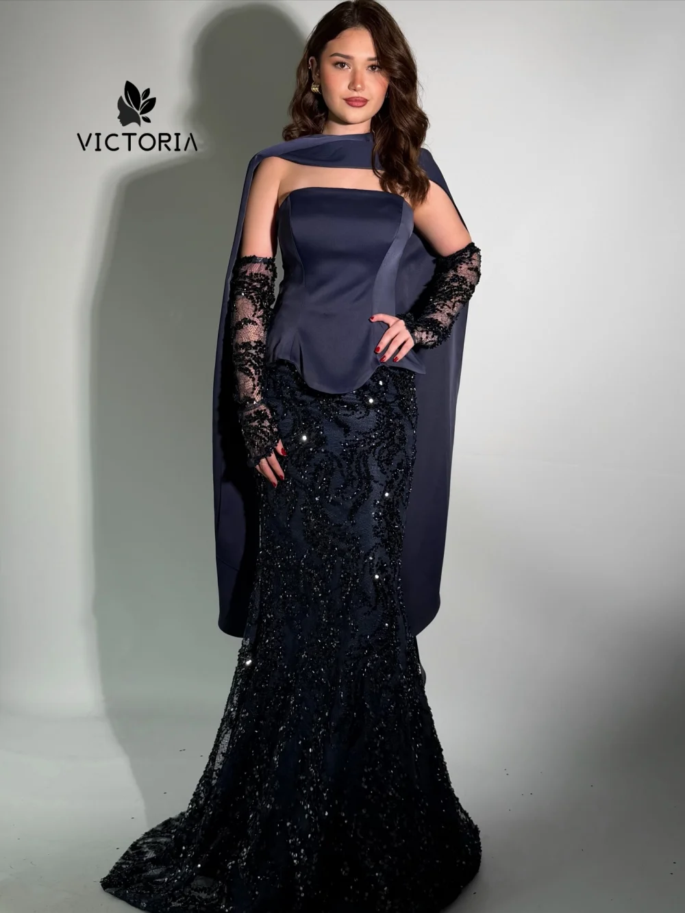 Maßgeschneidertes marineblaues Satin-Abschlussballkleid mit Herzausschnitt, ärmellos, bodenlang, Abendkleider, Partykleid, Saudi-Arabien