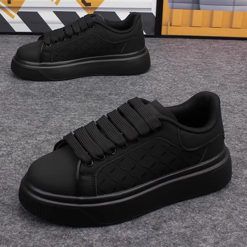 

2026 new men's shoes spring and autumn flat-soled casual leather shoes sports shoes black and white men's thick-soled breathable