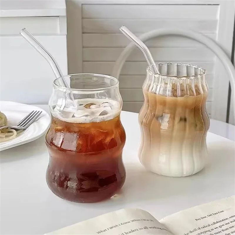 Taza de café de cristal con diseño de nube elegante de 500ml con pajita en espiral elegante taza de té de la leche con vidrio de alto borosilicato