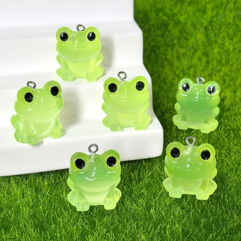 6pcs Luminous Green Frog Resin Keychain Pendant Summer 3D Animal Charms Diy Creative Necklace Key Chains Charm Jewelry Make view 3