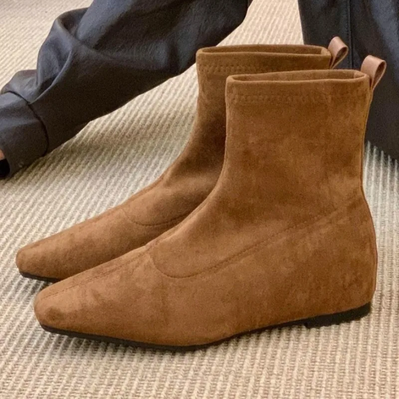 العلامة التجارية مصمم 2025 الخريف جديد كلاسيكي بلون أحذية بوت قصيرة اليومية المنزل مكتب التسوق خفيفة الوزن تشيلسي الأحذية بوتاس موهير