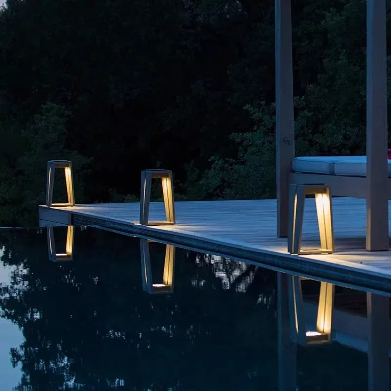 Solar light Waterproof outdoor lawn light Villa landscape Garden Modern simple garden park aisle