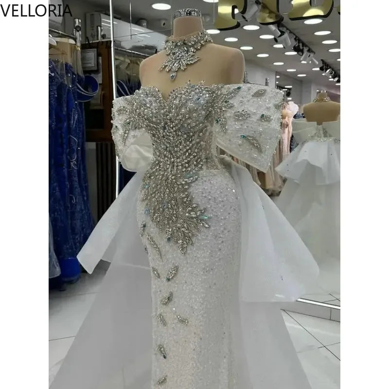 Vestidos de noite de luxo para mulheres fora do ombro sem mangas vestido de baile pérolas apliques trem cristal vestido de festa personalizado