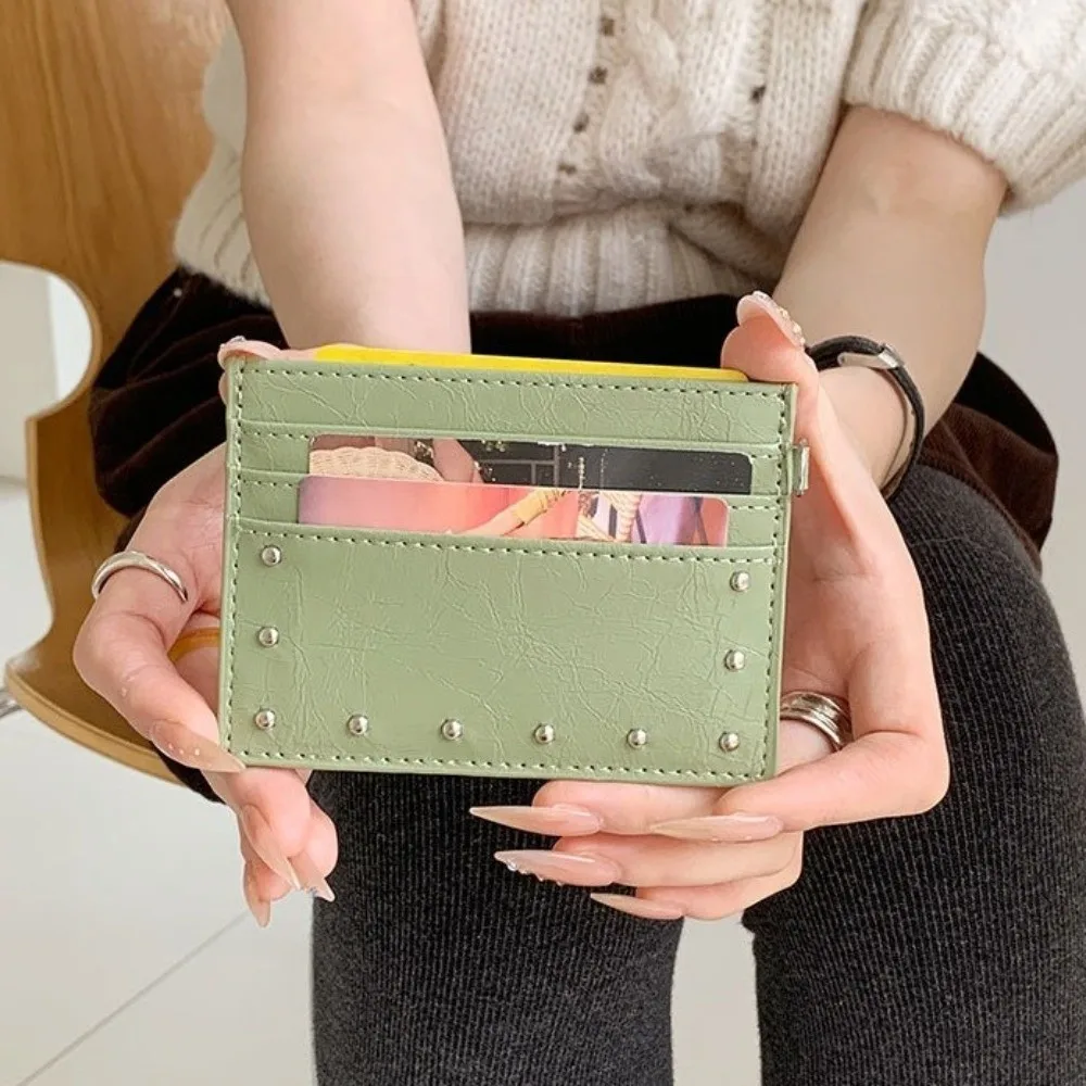 Mini Multi-Slot-Nietengeldbörse, ultradünnes PU-Leder-Kartenetui für Damen, solider Kartenhalter für Studenten, perfektes Geschenk für Mädchen