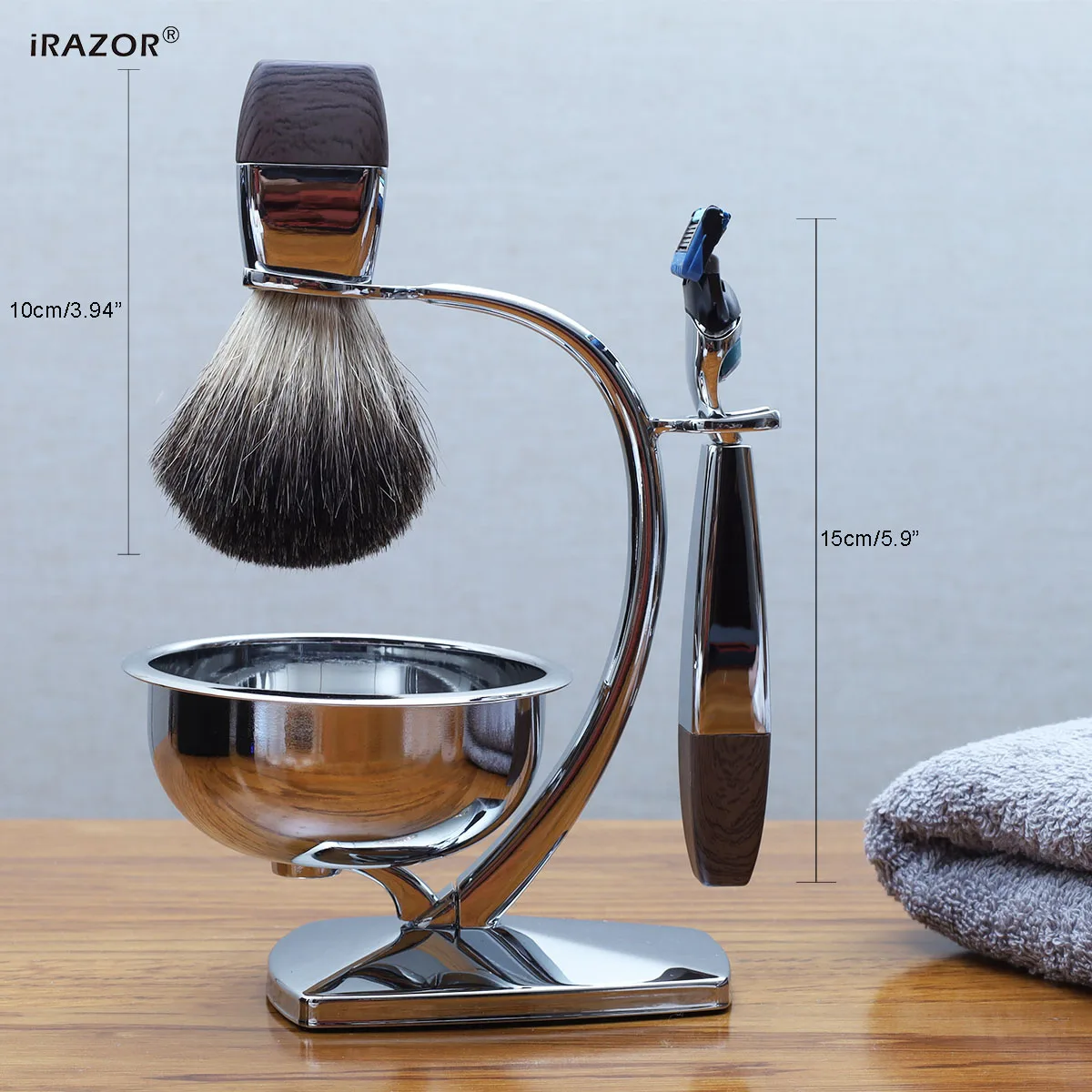 مجموعة حلاقة iRAZOR للرجال، فرشاة بادجر، ماكينة حلاقة رجالي فيوجن 5 آمنة، حامل الحلاقة، وعاء الصابون، تأتي مع صندوق هدايا للعطلات