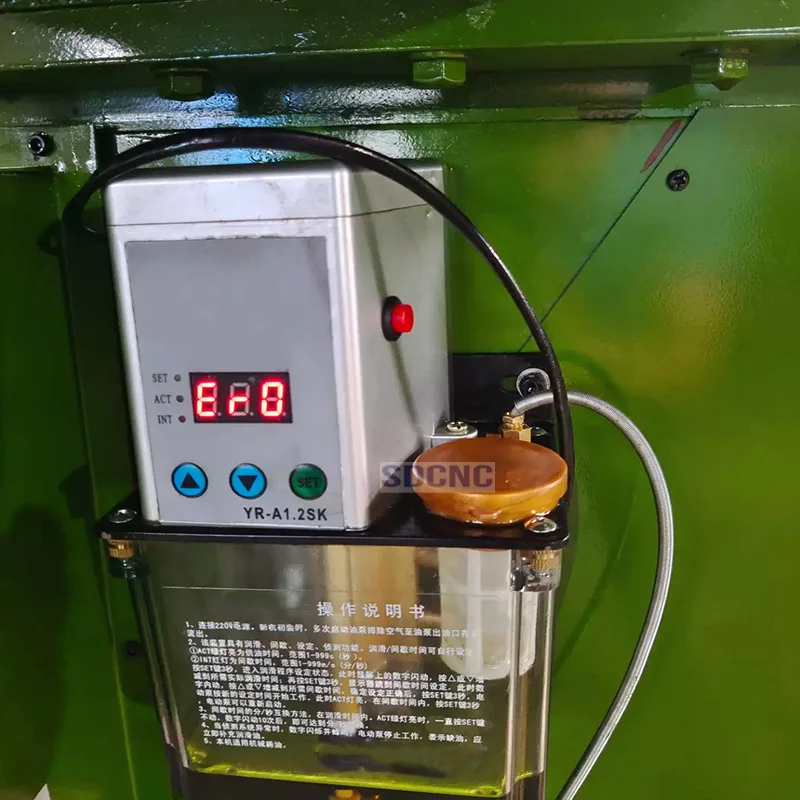 آلة طحن CNC عالية الجودة 5 محاور XK5032 نوع الركبة العمودي الجديد مع نظام التحكم GSK والمحرك