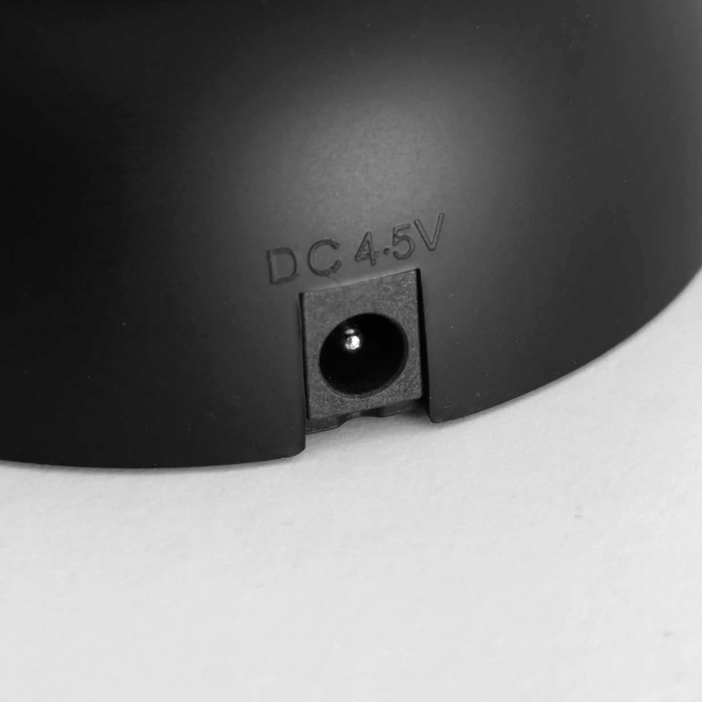 مصباح تورنادو LED مقاس 12 بوصة مع لامع وردي، يعمل بالبطارية، قاعدة معدنية سوداء