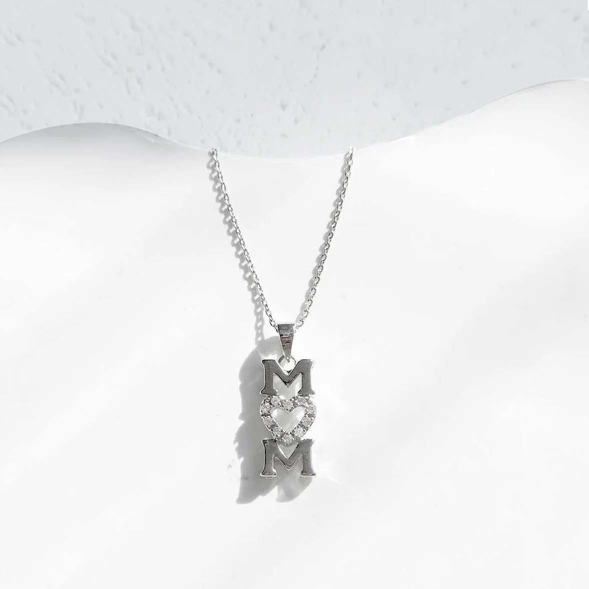 قلادة MOM مع قلادة على شكل قلب هندسي متعددة الاستخدامات وفريدة من نوعها وأنيقة وبسيطة على شكل عظمة الترقوة هدية عيد الأم للأم/النساء #1