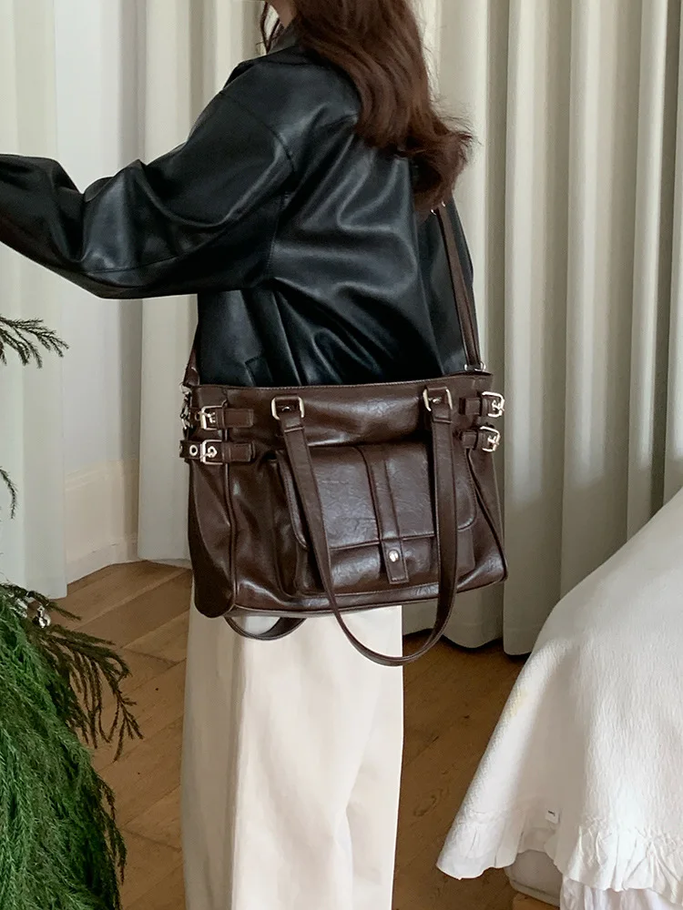 Rivet Women's Totes Large Capacity High Quality PU Leather Ladies Shoulder Messenger Bags Femme Commuting Ladies Big Handbag image 4