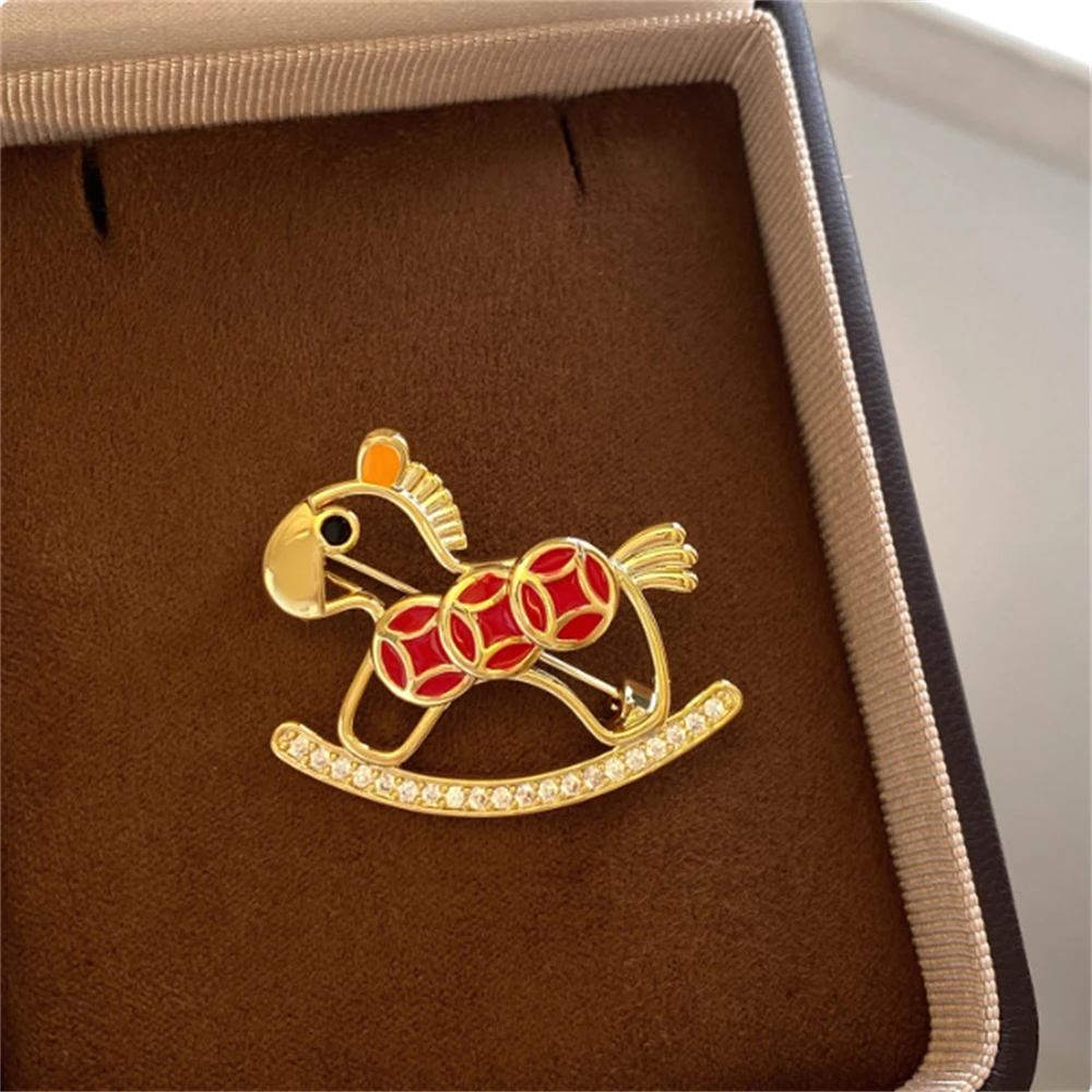 2025 موضة الحصان دبوس النمط الصيني الكرتون حجر الراين أسود أبيض الخيول الحيوان المينا دبابيس ظهره دبابيس الهدايا #5