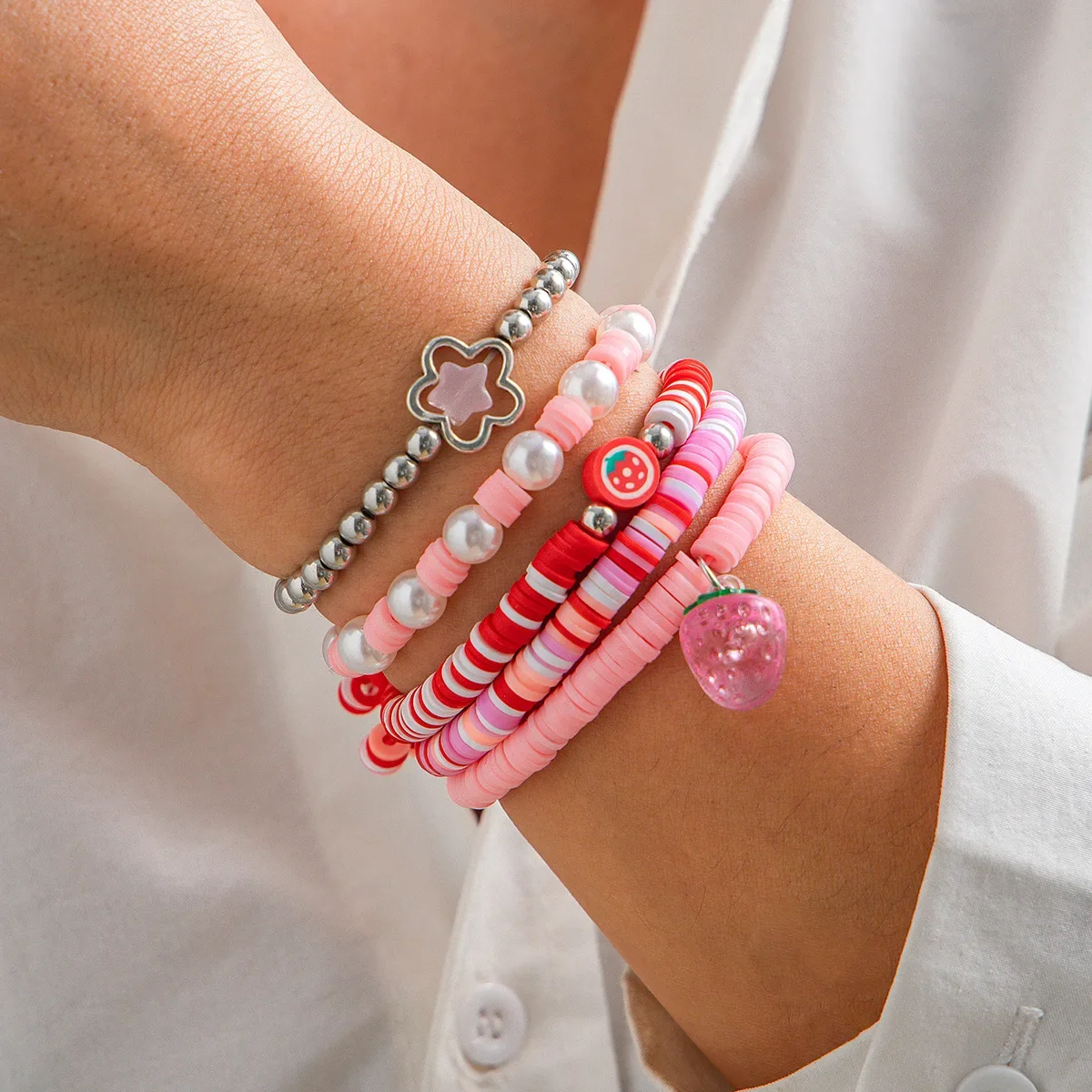 

Cute and Sweet Strawberry Soft Ceramic CCB Women's Bracelet Love Acrylic Beaded Bracelet Valentine's Day Gift Jewelry