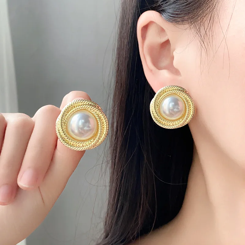 

Retro Style Earrings Gold Color Geometric Women's Earrings Circle Earrings For Women Fashionable And Versatile Drop Shipping