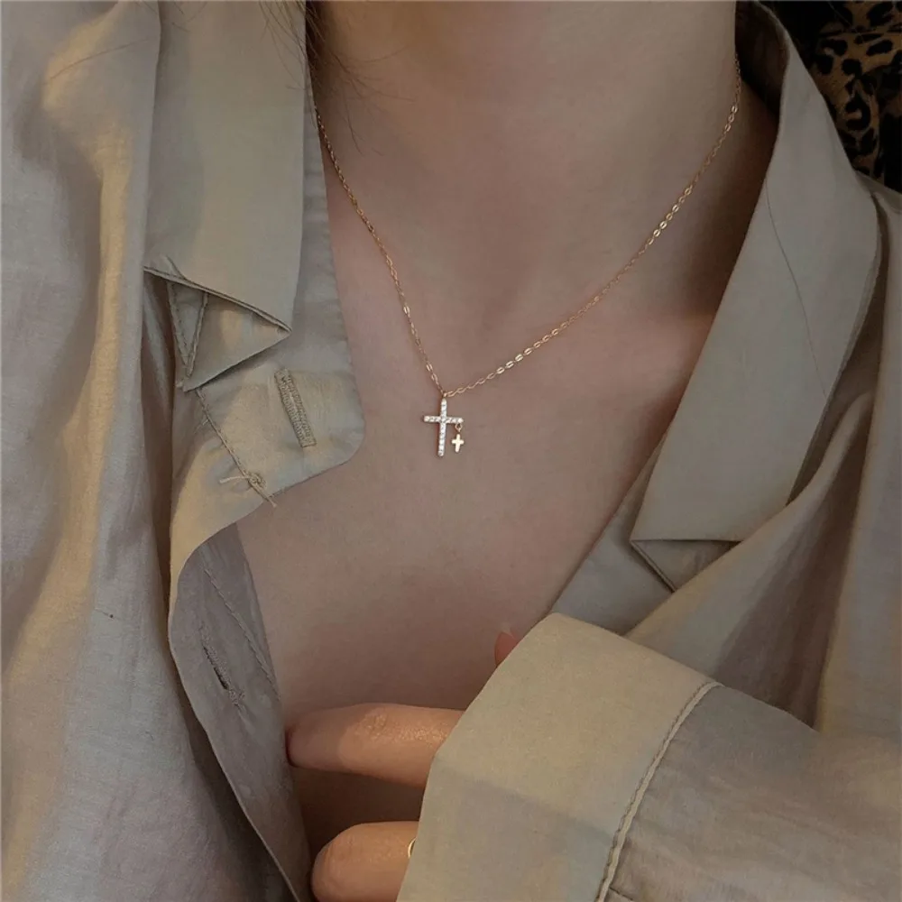 New Simple Zirconia Cross Trend Niche Creative Light Luxury Pendant Necklace Women's Clavicle Chain Fashion Pendant Accessories