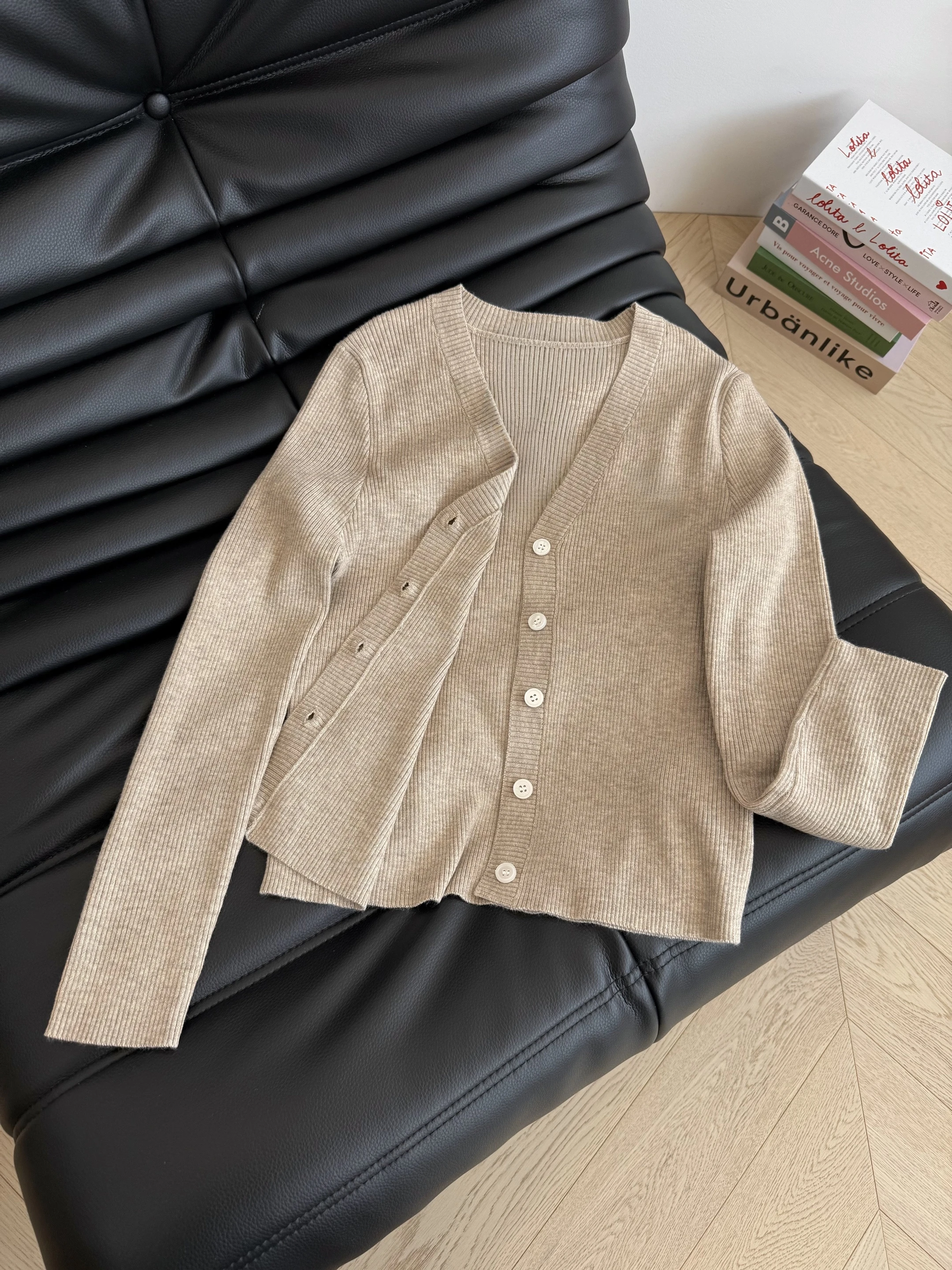 

Slimming V-Neck Long Sleeve Knitted Open Cardigan Women's Fashionable Commute Essential Embroidered Logo Item
