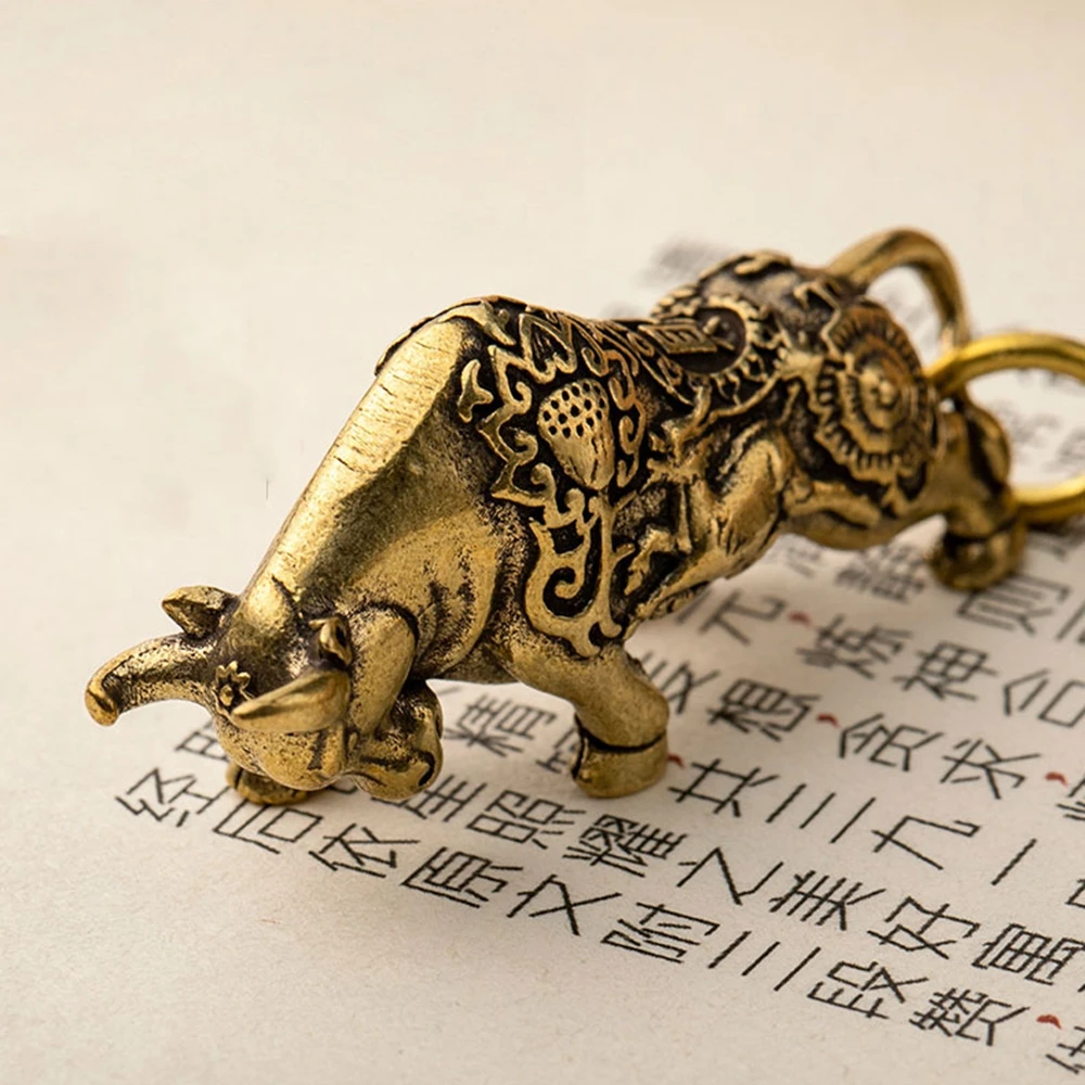 Lines Car Ornaments Desk Decoration Keychain Accessories Bull Ornament Sculpture Key Pendant Copper Miniatures Figurines