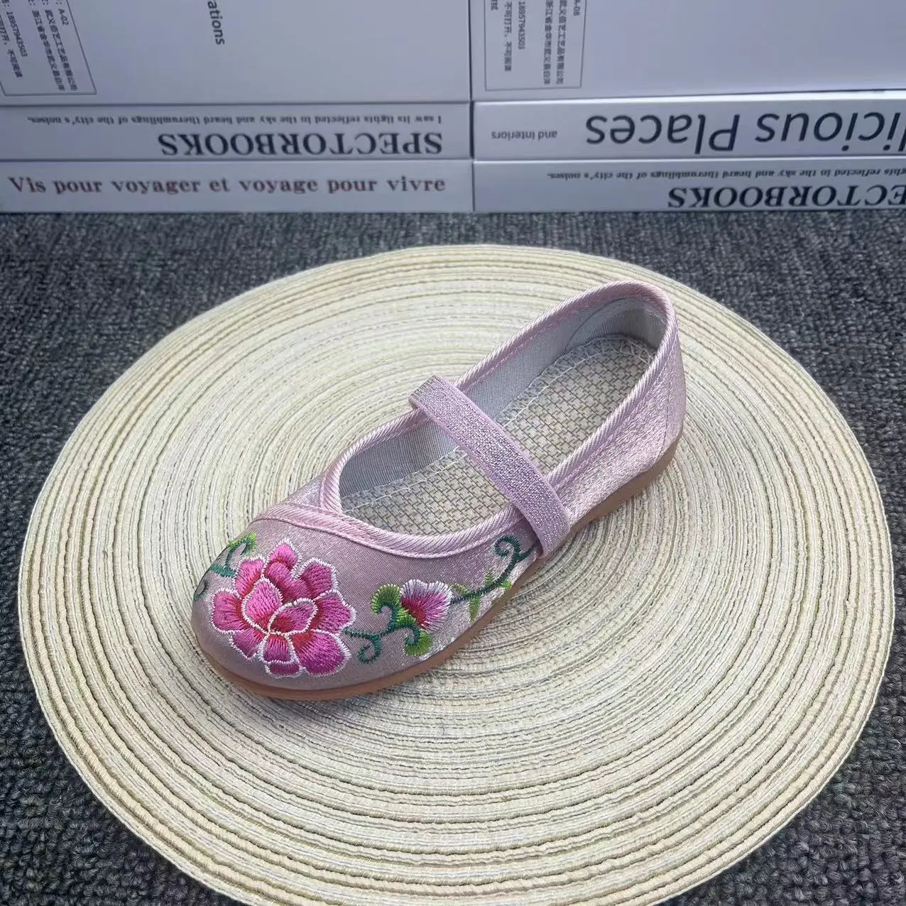 Kids Embroidered Shoes for Girls Chinese Style Cotton Cloth Shoes Children Comfortable soft-soled Flat Hanfu Shoes red pink blue