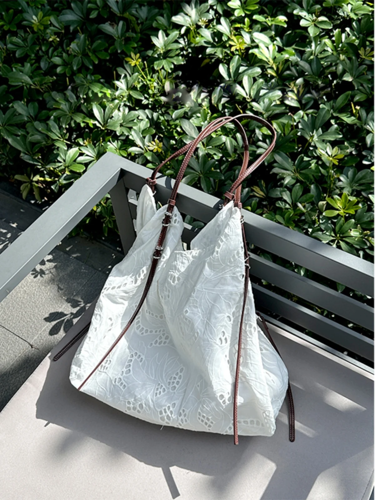 bolsa-de-cras-ande-branca-bordada-de-ombro-Unico-leve-e-fresca-para-o-verao-bolsa-para-deslocamento-e-viagem-de-ferias