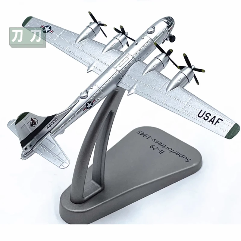 Diecast 1:300 Scale B29 B-29 bomber Alloy Finished Simulation Model Static Decoration Souvenir Gifts For Adult Boy