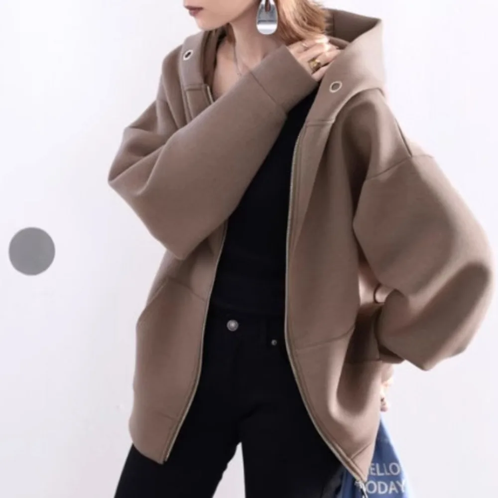 New Autumn. And Winter Cardigan. With Zipper, Korean-style Loose-fitting Slimming Fashionable, And Trend Short-sleeved Top For