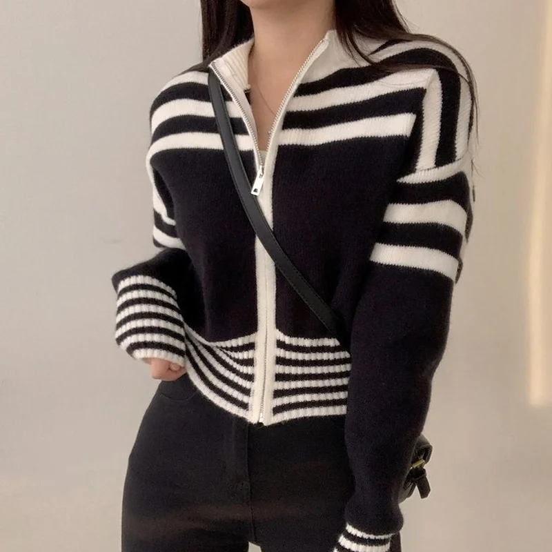 Vintage Contrast Striped Short Cardigan Autumn New Long Sleeve Zipper Knitting Sweater Fashion Street Casual Women Clothing