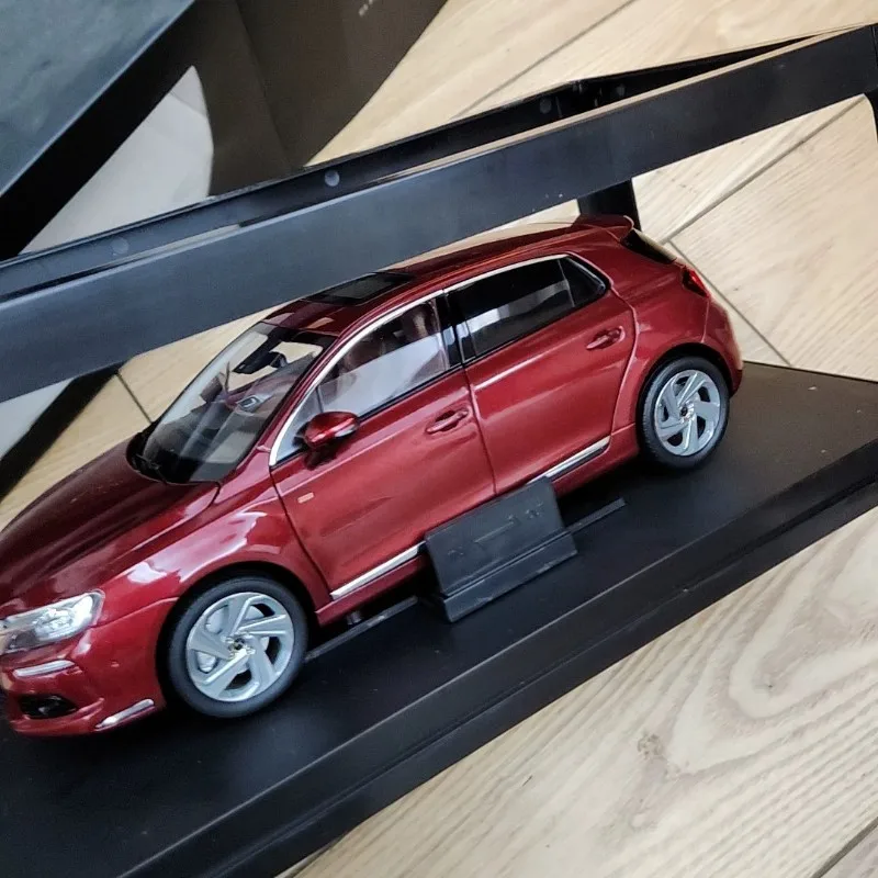 

Модель автомобиля из сплава DS 4S, украшение, металлическая копия кубическим отверстием, подарок для мальчиков, коллекционная модель для взрослых, красный, 1:18