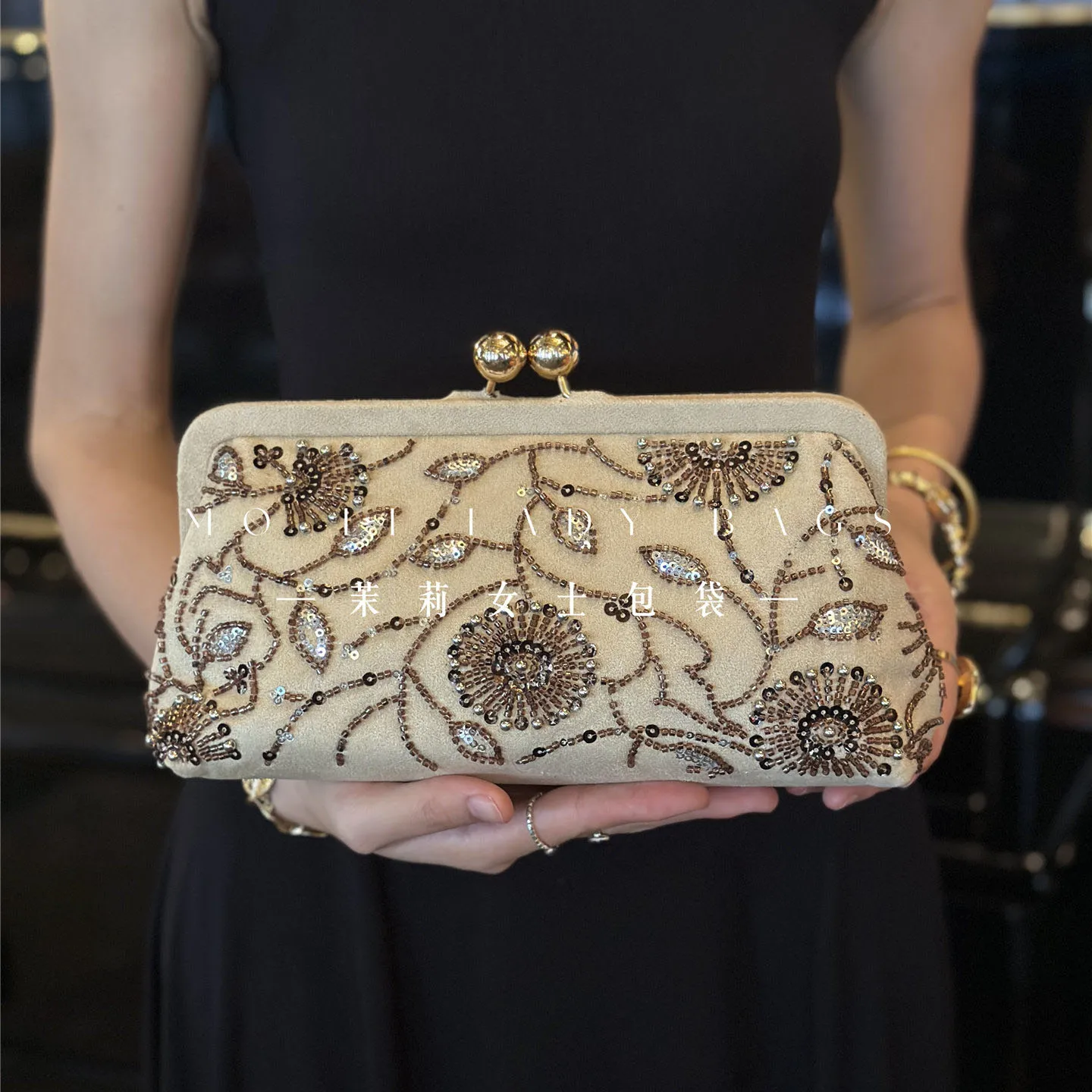 Vintage Hand Embroidered Velvet Handbag European American Elegant Fashion Luxury Design Women Sparkle Beaded Banquet Clutch Bag view 2