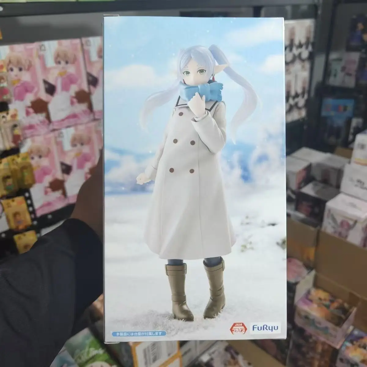 Furyu Frieren: Beyond Journey's End Anime Frieren Setelan Musim Dingin Figur Aksi Model Patung Mainan Dekorasi Figuarts Asli