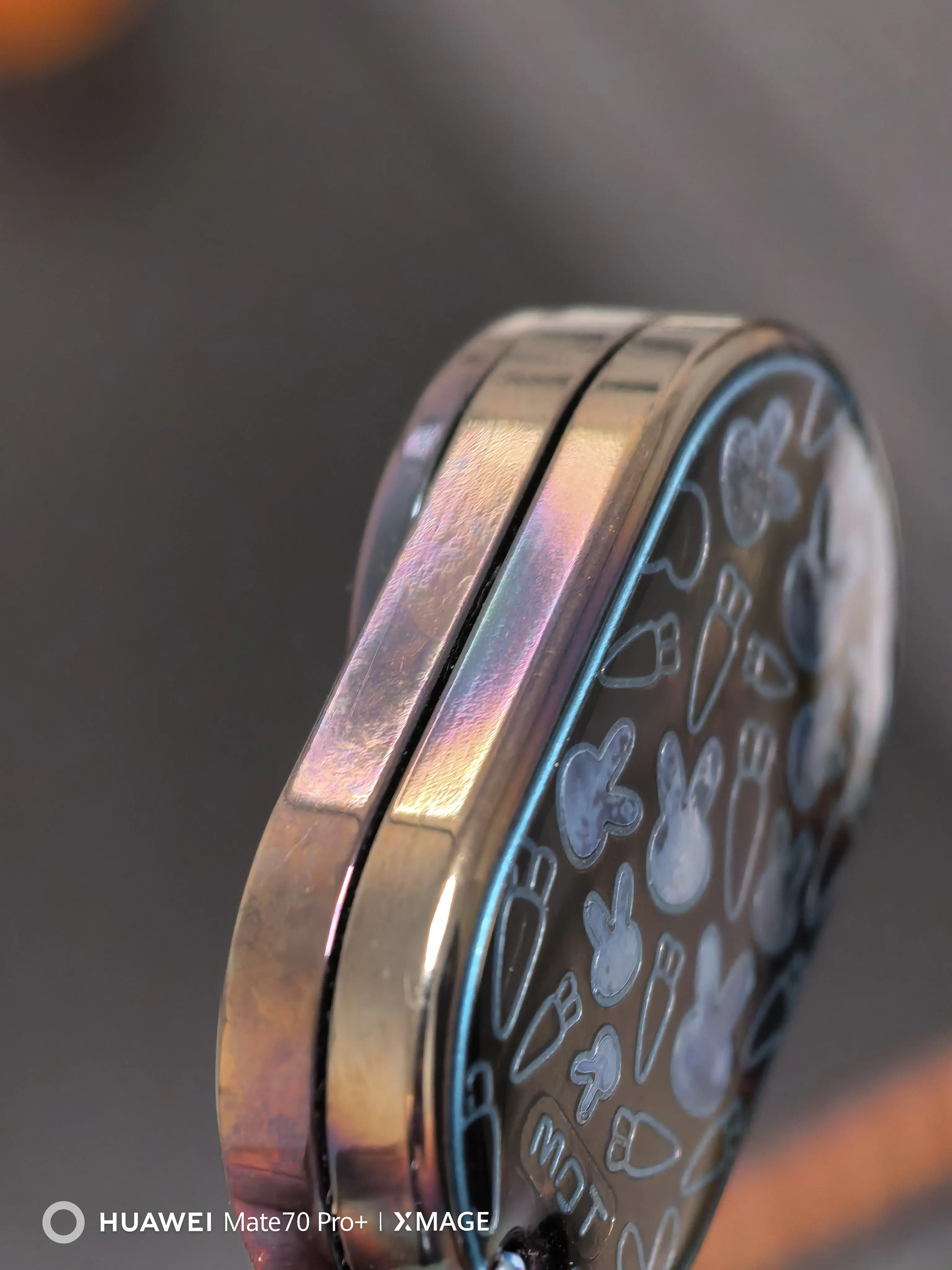 Used EDC MOT Grumpy Rabbit Push Card mixed zirconium color + tide shark ice sealing crystal