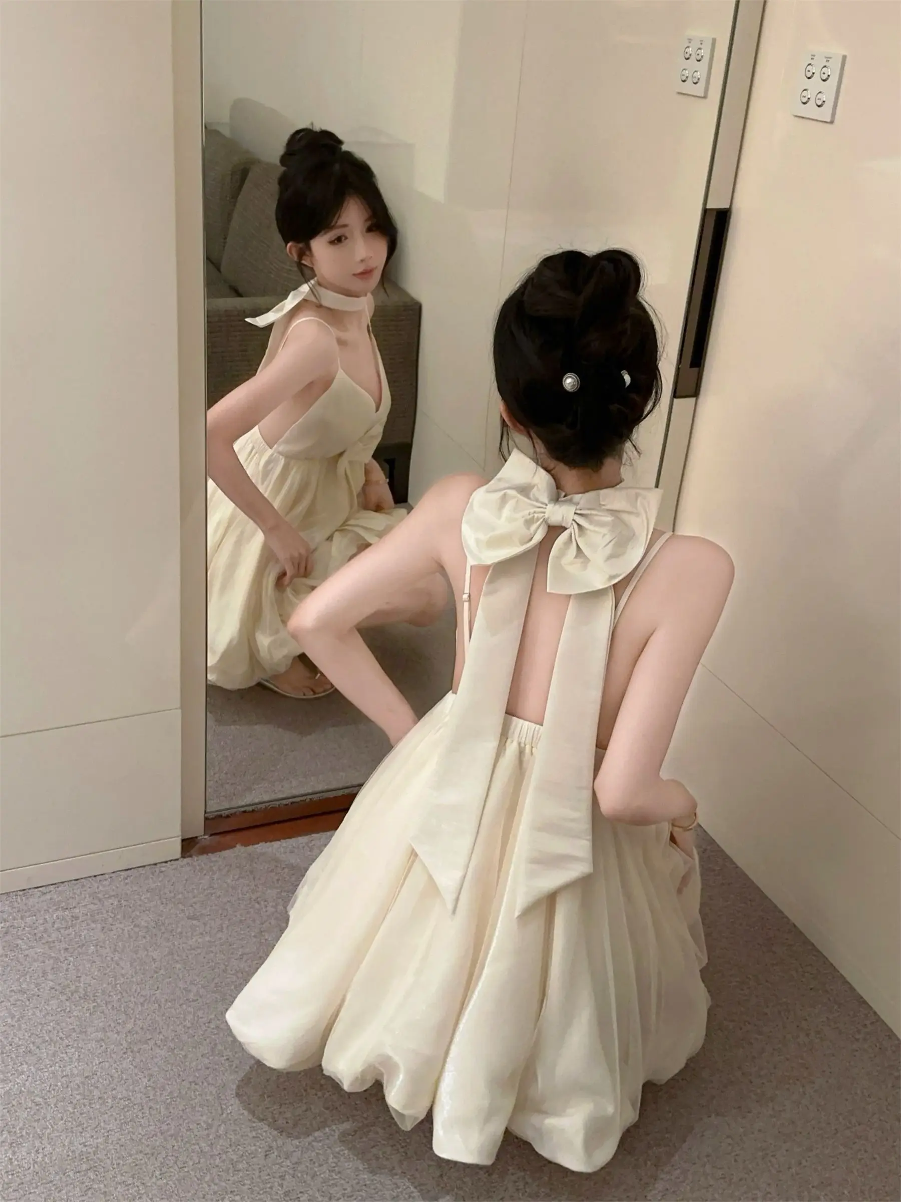 Backless Bowknot 퍼프 드레스 여성 민소매 우아한 공주 스타일 요정 Tulle 미니 드레스 여름 세련된 흰색 패션 의상 새로운