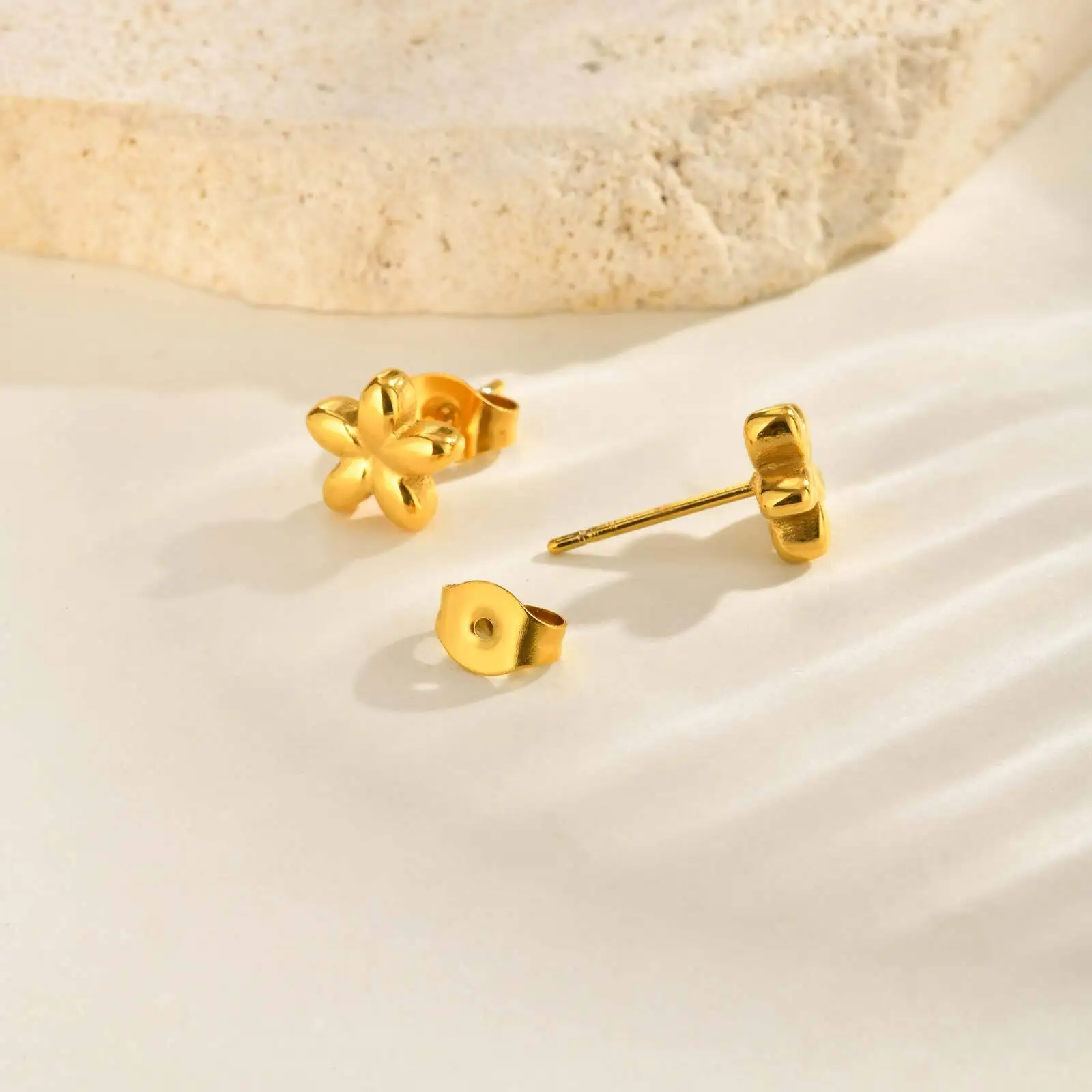 أقراط Vnox النسائية الصغيرة الجميلة على شكل زهور من الفولاذ المقاوم للصدأ، هدايا مجوهرات على شكل أذن الغضروف #6