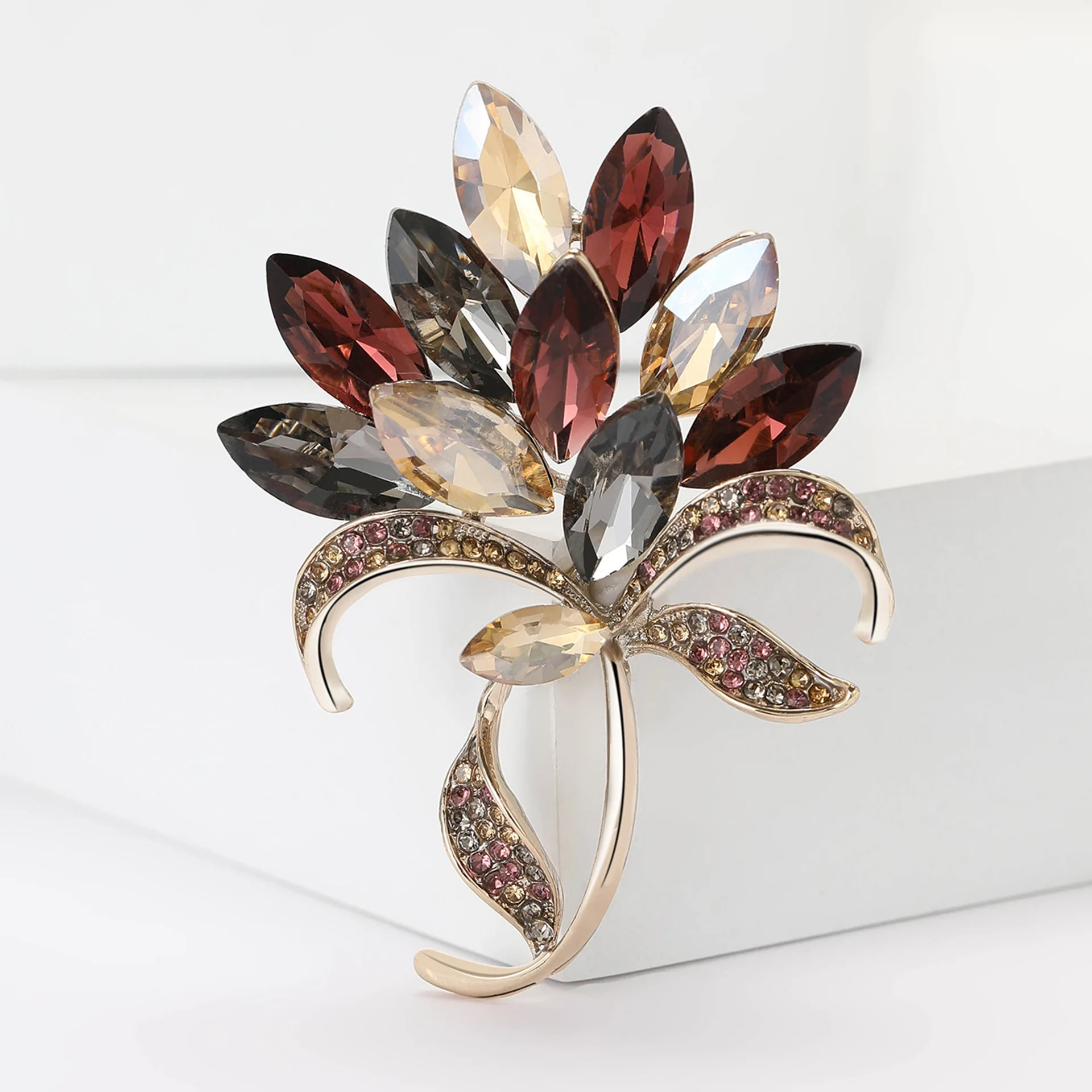 

Vintage Rhinestone Orchid Flower Crystal Floral Scarf Ring Korean Style Brooch Pins Shawl Clip Women Coat Buckle Jewelry Gifts