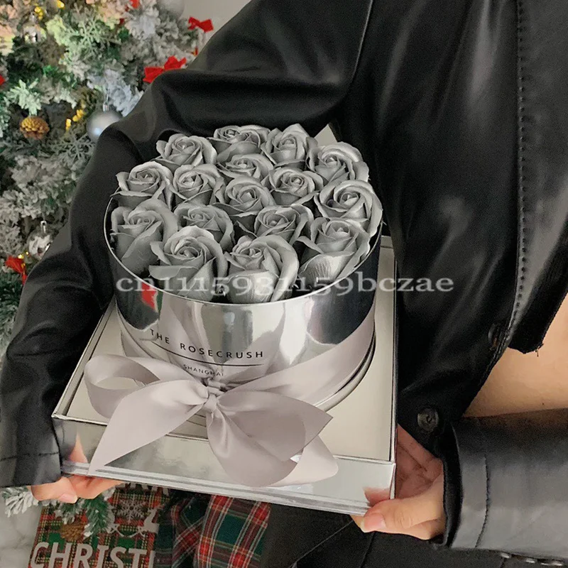 50 Stück Gold- und Silberfarbene 3-lagige Ewige Rosen, Künstliche Blütenköpfe für Hochzeitssträuße, Valentinstagsgeschenkbox, Heim- und Partydekoration – Detail 4
