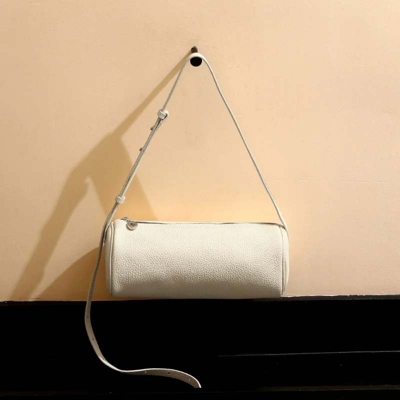 2025 مصمم بسيط أفقي اسطوانة برميل على شكل رفرف حقائب النساء جلد البقر حقائب الكتف بلون محفظة كروسبودي