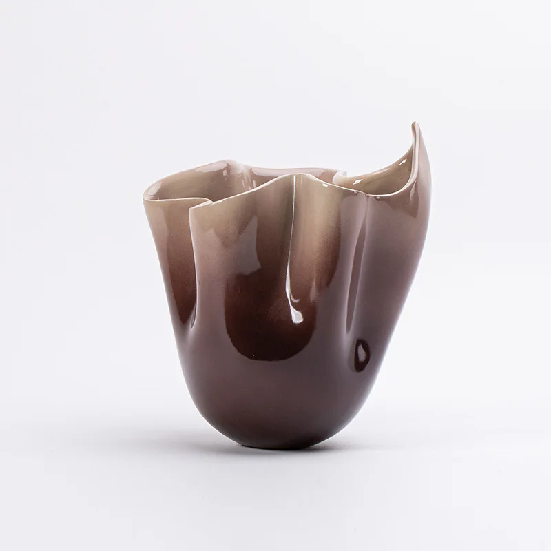 Maillard style ornaments camel pleated light luxury series flower vase model room sales building