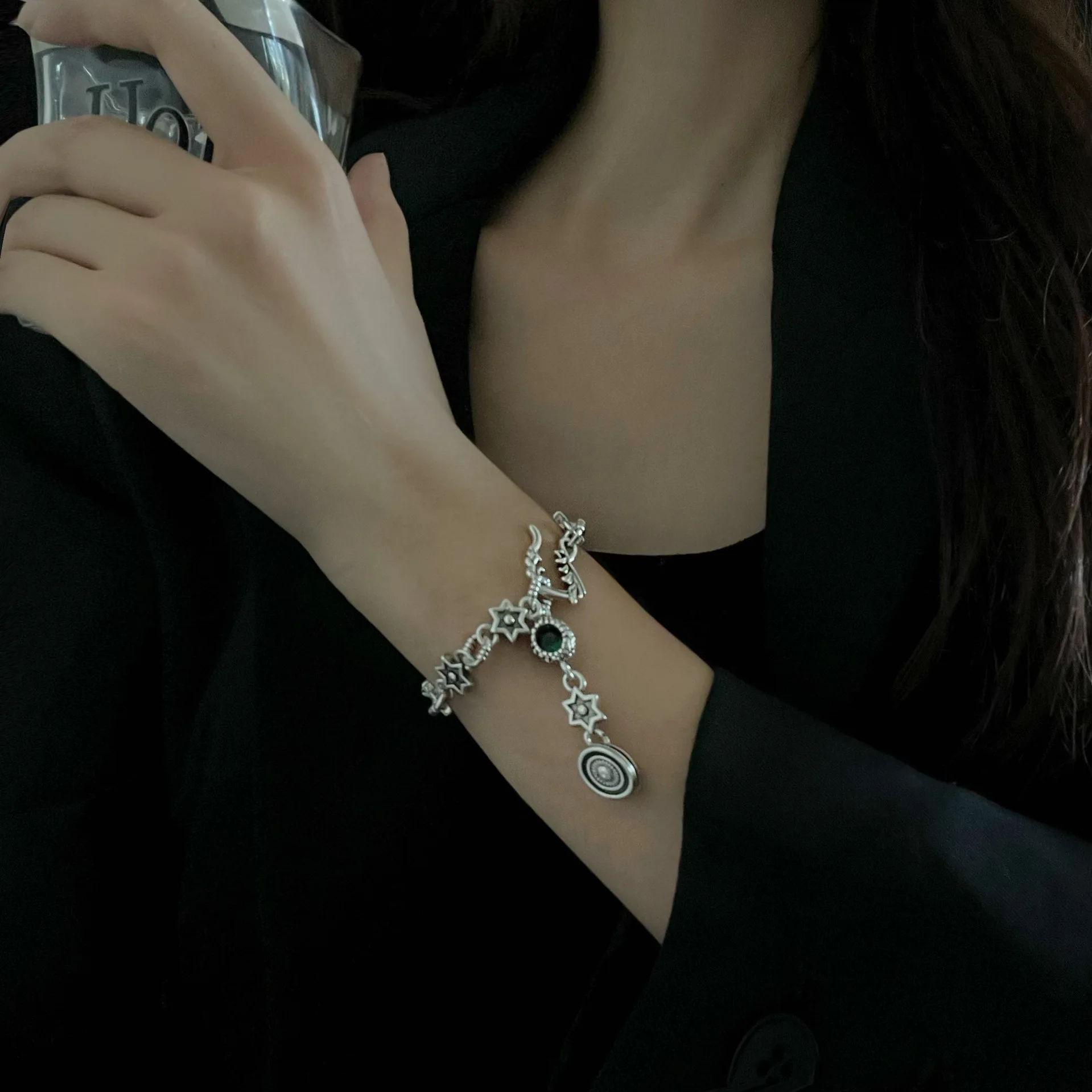 ลมเย็นZircon Hexagram Starสร้อยข้อมือดอกไม้สร้อยคอผู้หญิงHandpieceหรูหราNiche Designสร้อยข้อมือ