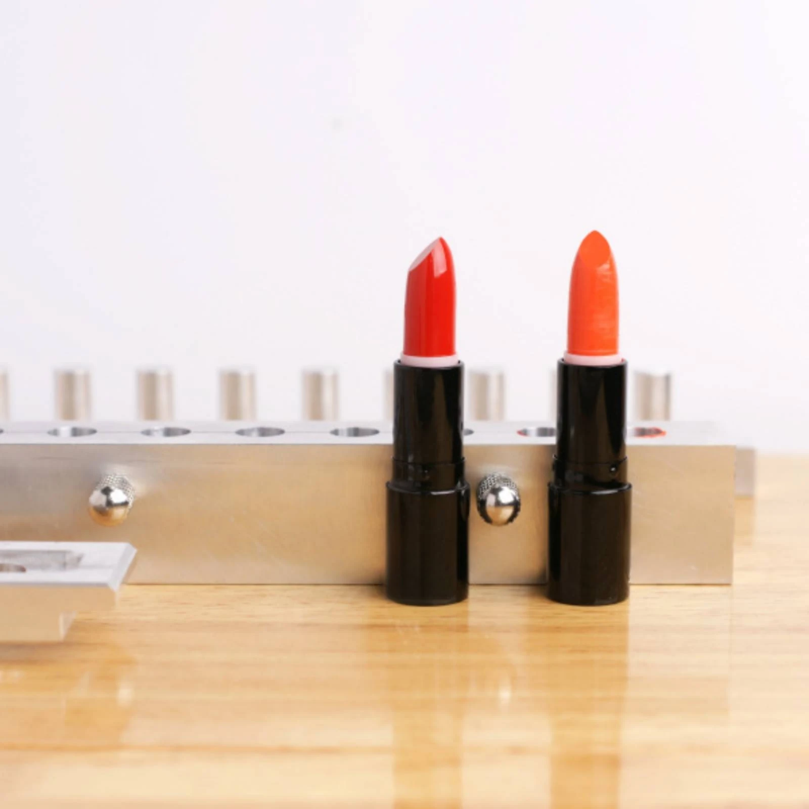 12-Hole Aluminum Lipstick Mold Matte DIY Lip Color Shaping Mold Reusable Smooth Surface for Handmade Cosmetic Makers