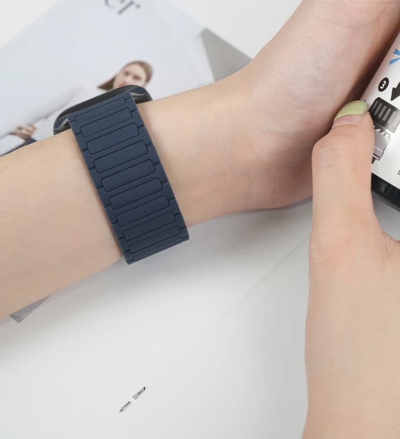 Cinturino magnetico per cinturino Apple Watch 44mm 49mm 45mm 38mm 42mm 41mm cinturino in silicone iWatch Series Ultra2 9 8 7 6 5 Se 40mm