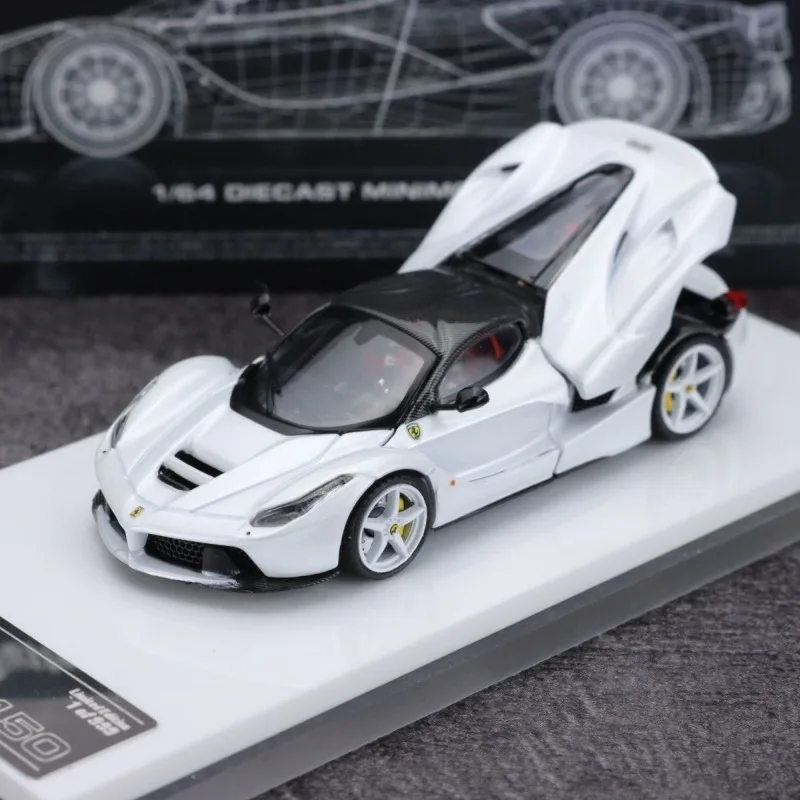 شارع باستر 1/64 LaFerrari F150 الأبيض APAxpo سبيكة موتور لعبة السيارة يموت الصب نموذج معدني جمع الصبي هدايا عيد الميلاد