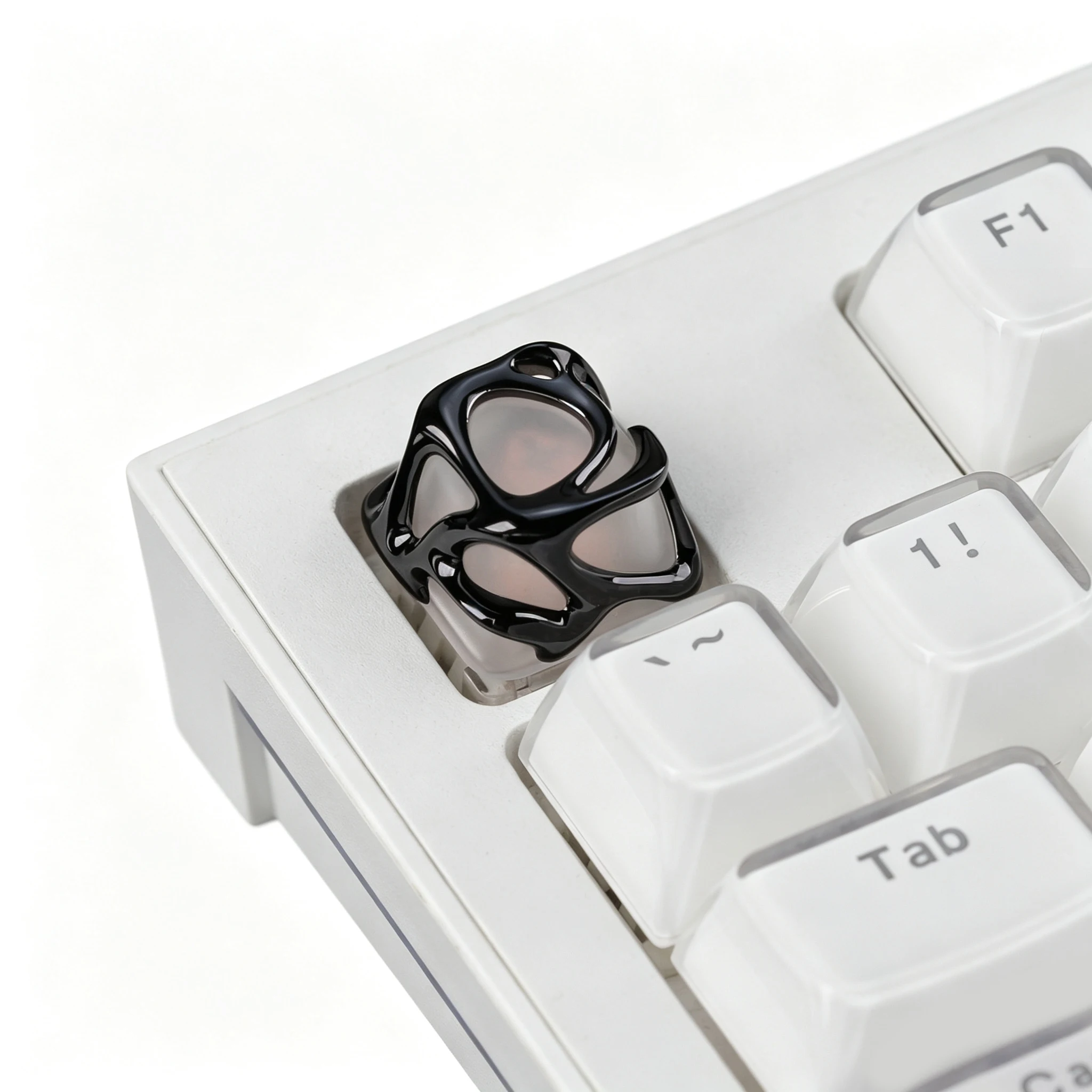 1pcs Twisted Fluid Shape Artisan Hollow Keycaps ABS Electroplated Personalized Custom Key Cap for Mechanical Keyboards