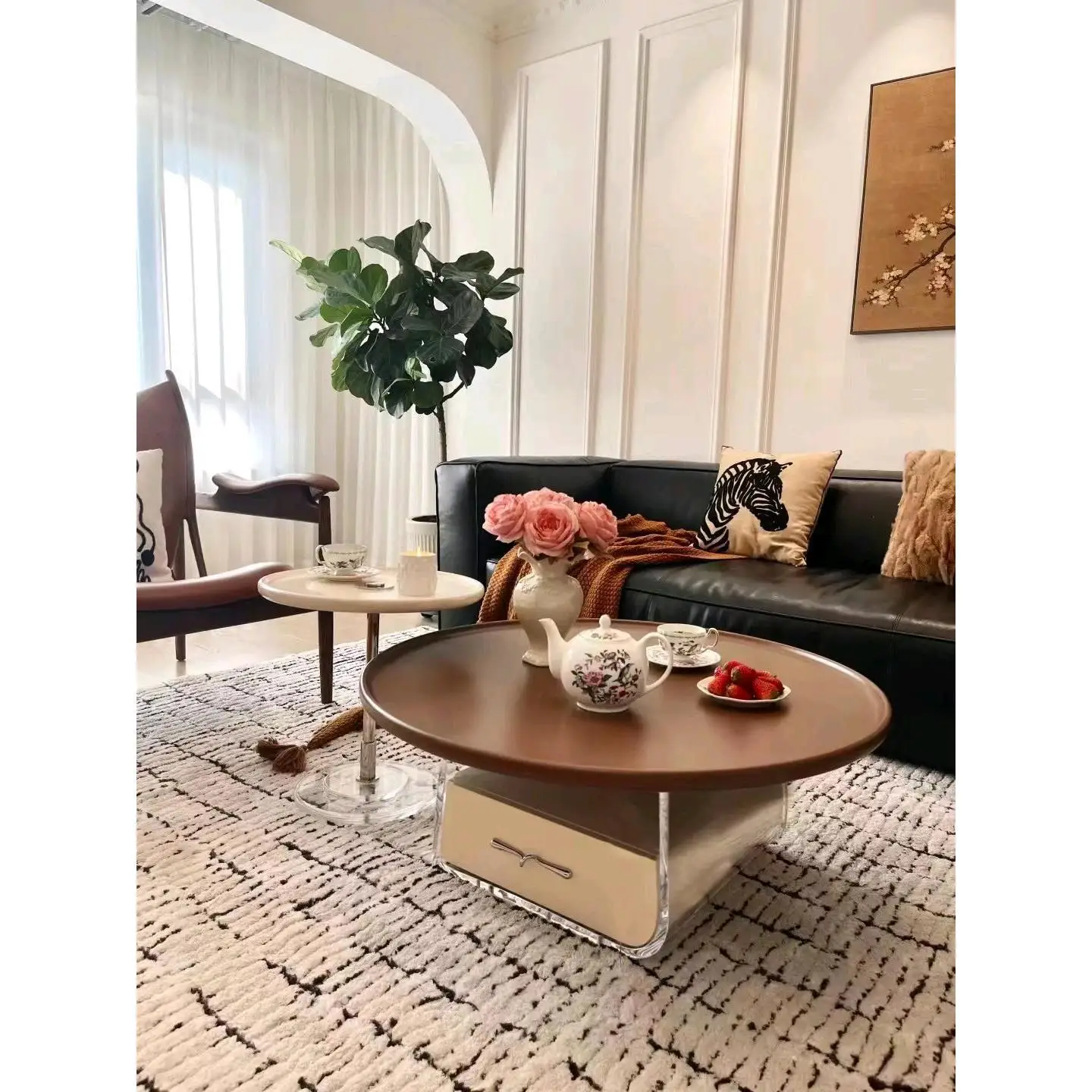 

French round coffee table retro cream style acrylic Internet celebrity antique style coffee table living room home