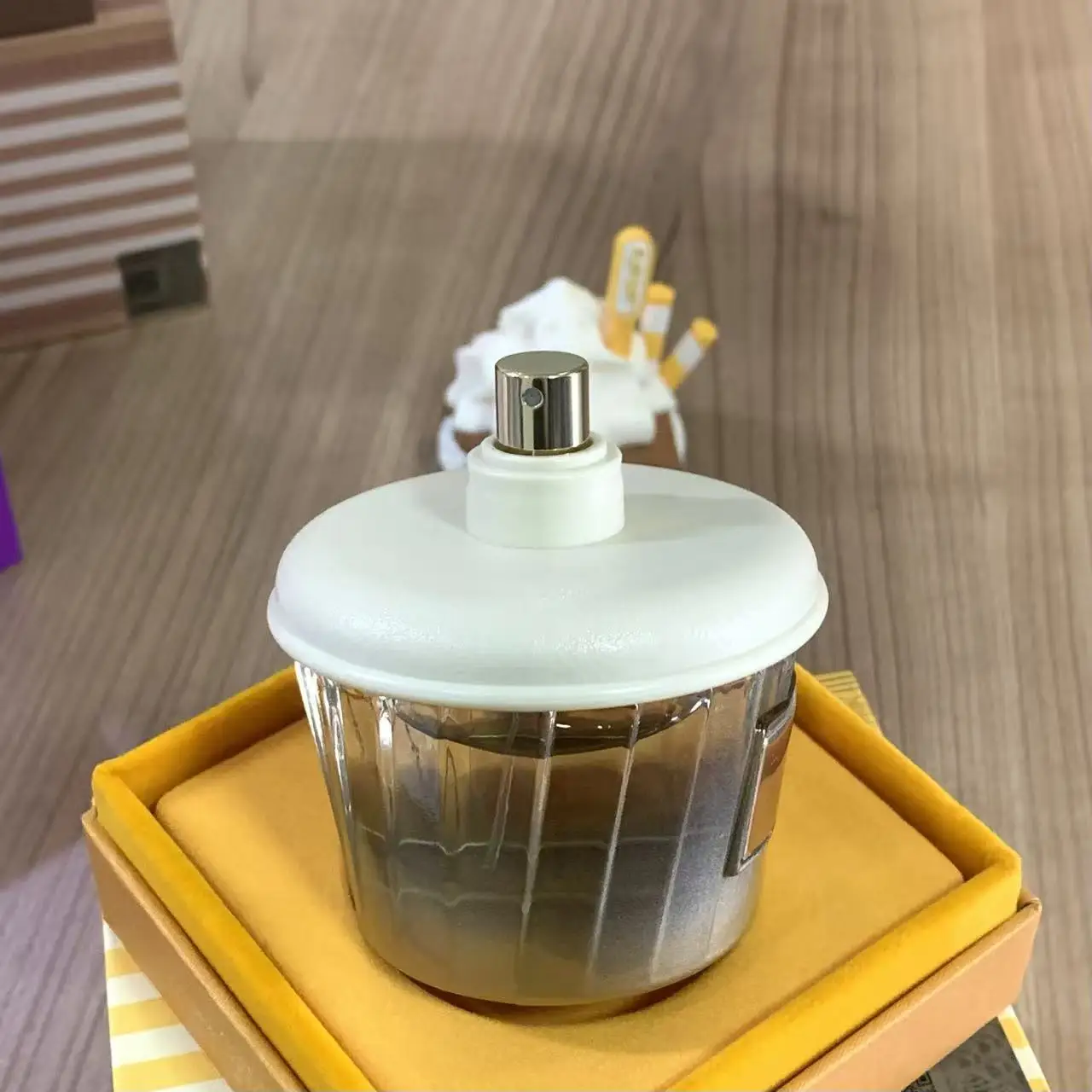 

La'tafa's favorite sweet 75ml light essence, creamy ice cream, vanilla caramel wrapped in milk, datingperfect gift