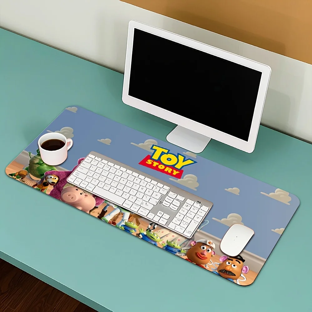 แผ่นรองเมาส์ 1 ชิ้น ธีมวู้ดดี้และบัซ พื้นผิวทนทานและไม่ลื่น แผ่นรองเมาส์ขนาดใหญ่ มีตัวเลือกหลายขนาด เหมาะสำหรับเล่นเกมและ