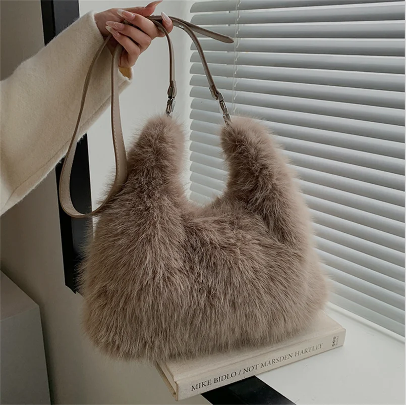 

Winter Plush Shoulder Bag Women Soft Fluffy Crossbody Bag Faux Fur Luxury Crossbody Bag Women's Bag Ladies Storage Wallet ﻿