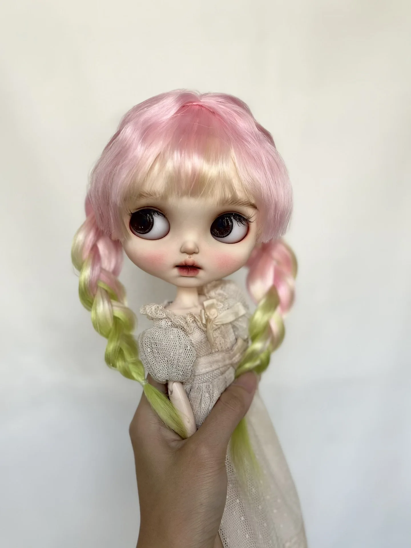 

Dula Doll Wigs for Blythe Qbaby natural Mohair Pink green hair hard seams for 9-10 inch head