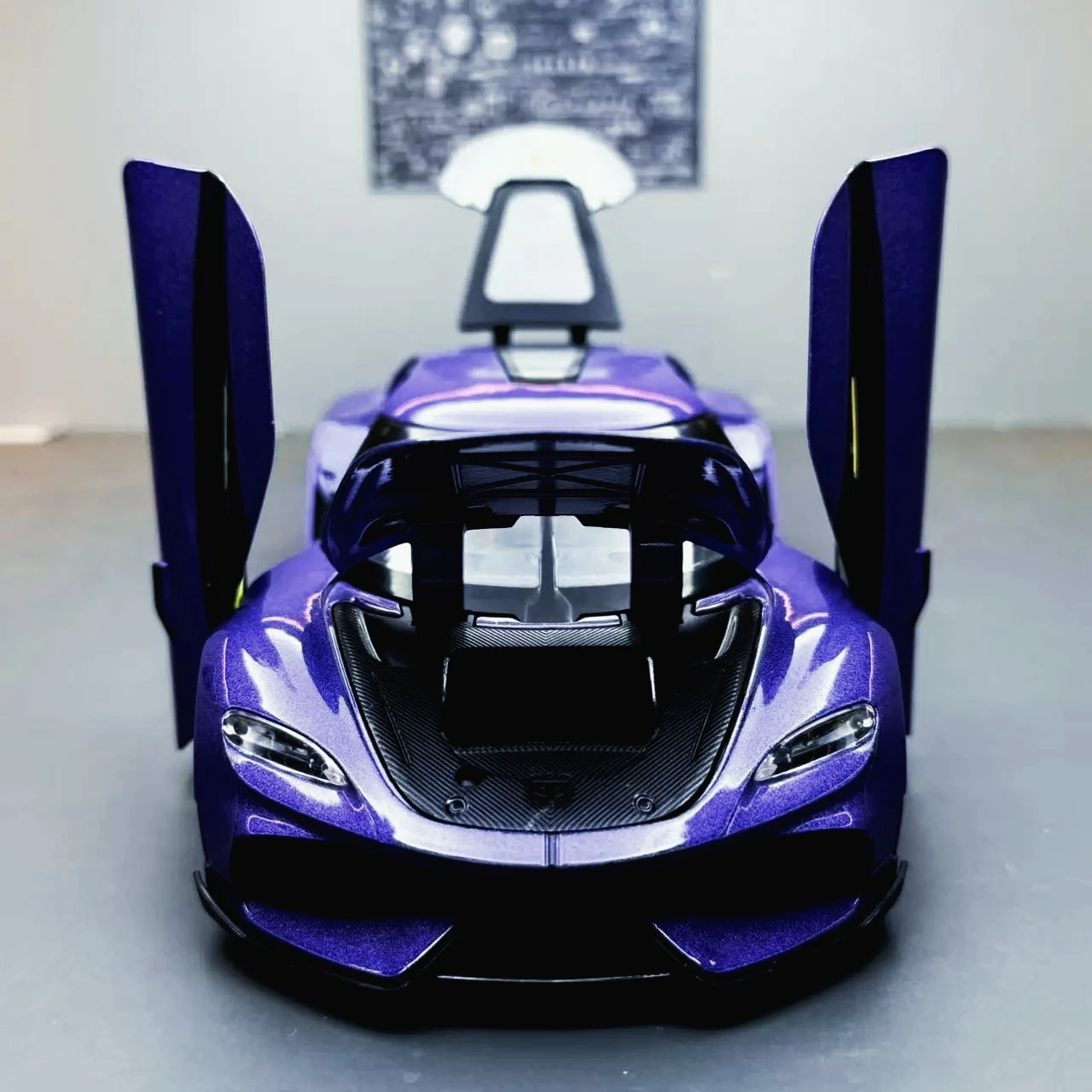 

1:24 Gemini Power игрушка спортивный автомобиль звуковая модель орнамент детский предпочтительный подарок усовершенствованная модель автомобиля коллекционные предметы