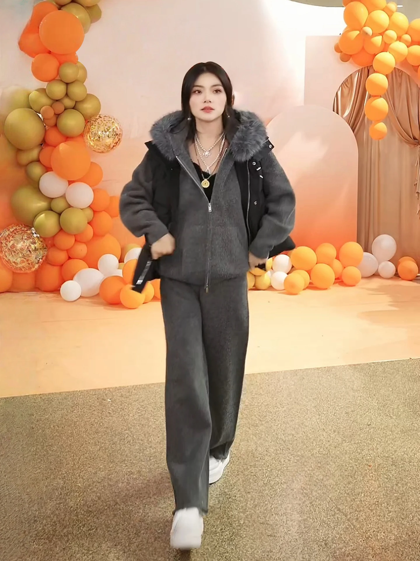 

Комплект Eila 2025: осенне-зимний повседневный костюм из худи и брюк для женщин, модный комплект из двух предметов с длинными рукавами и застежкой-молнией, для отдыха